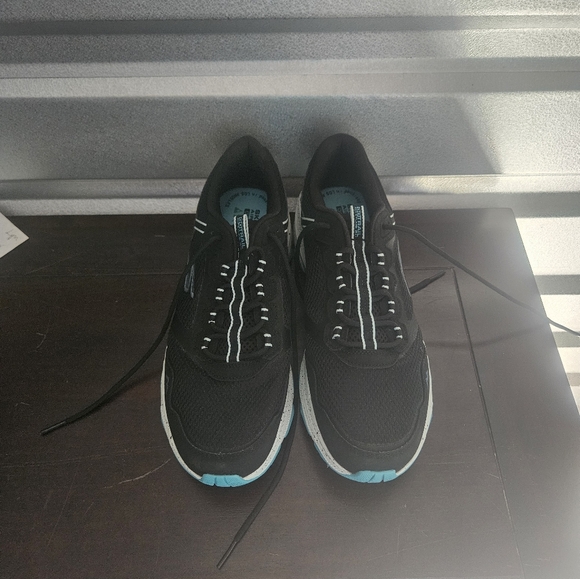 SKECHERS Go Run Trail Altitude 2.0 Woman's Sneakers & Athletic Shoes Size 10 - Picture 1 of 7
